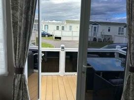 Trecco Bay - Holiday Accommodation 21779 - Somerset & Wiltshire - 1188194 - thumbnail photo 6