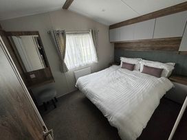 Presthaven Beach Resort - Holiday Accommodation 21781 - North Wales - 1188196 - thumbnail photo 10