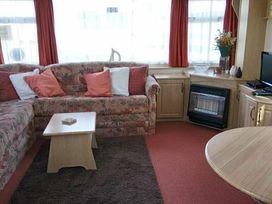 Tingdene North Denes Caravan Park - Holiday Accommodation 218 - Suffolk & Essex - 1188212 - thumbnail photo 3