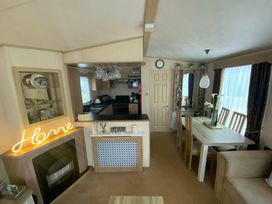 Seal Bay Resort - Holiday Accommodation 21816 - Hampshire - 1188226 - thumbnail photo 2