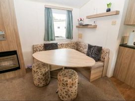 Hafan y Mor Haven - Holiday Accommodation 21822 - North Wales - 1188230 - thumbnail photo 2