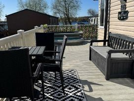 Tattershall Lakes Country Park - Holiday Accommodation 21833 - Lincolnshire - 1188239 - thumbnail photo 4