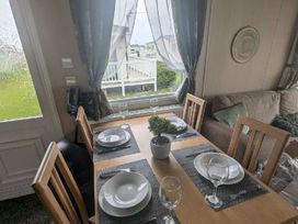 Whitehouse Leisure Park - Holiday Accommodation 21839 - North Wales - 1188244 - thumbnail photo 3