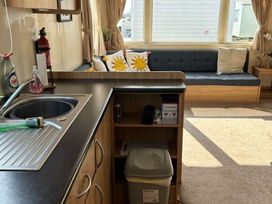 Lyons Robin Hood - Holiday Accommodation 21840 - North Wales - 1188245 - thumbnail photo 17