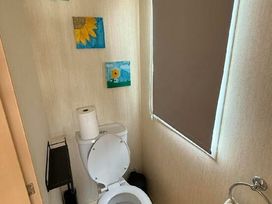 Golden Gate Holiday Centre - Holiday Accommodation 21844 - North Wales - 1188248 - thumbnail photo 6