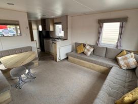 Golden Palm Resort - Holiday Accommodation 21852 - Lincolnshire - 1188255 - thumbnail photo 3