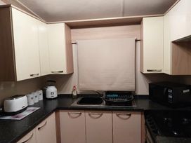 Unity Holiday Resort - Holiday Accommodation 21858 - Somerset & Wiltshire - 1188260 - thumbnail photo 2