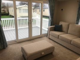 Skipsea Sands Holiday Park - Holiday Accommodation 21884 - North Yorkshire (incl. Whitby) - 1188279 - thumbnail photo 2