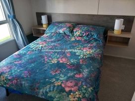 Looe Bay Holiday Park - Holiday Accommodation 21891 - Devon - 1188283 - thumbnail photo 2