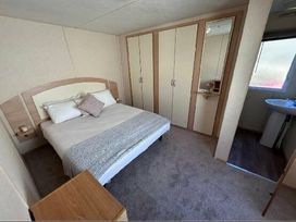 Pendine Sands - Holiday Accommodation 21900 - South Wales - 1188290 - thumbnail photo 7