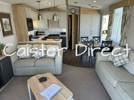 Caister Holiday Park - Holiday Accommodation 21902 - Norfolk - 1188292 - thumbnail photo 3