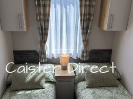 Caister Holiday Park - Holiday Accommodation 21902 - Norfolk - 1188292 - thumbnail photo 7