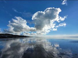Pendine Sands - Holiday Accommodation 21910 - South Wales - 1188299 - thumbnail photo 8