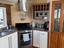 Happy Days Caravan Park - Holiday Accommodation 21912 - North Wales - 1188301 - thumbnail photo 2