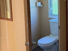 Happy Days Caravan Park - Holiday Accommodation 21912 - North Wales - 1188301 - thumbnail photo 4