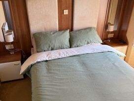 Happy Days Caravan Park - Holiday Accommodation 21912 - North Wales - 1188301 - thumbnail photo 6