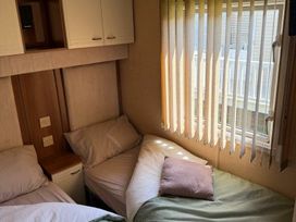 Happy Days Caravan Park - Holiday Accommodation 21912 - North Wales - 1188301 - thumbnail photo 8