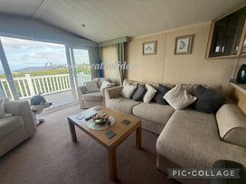 Ocean Heights Leisure Park - Holiday Accommodation 21916 - Mid Wales - 1188305 - thumbnail photo 11