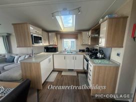 Ocean Heights Leisure Park - Holiday Accommodation 21916 - Mid Wales - 1188305 - thumbnail photo 12