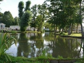 Weeley Bridge Holiday Park - Holiday Accommodation 21917 - Suffolk & Essex - 1188306 - thumbnail photo 3