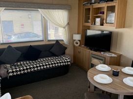 Golden Gate Holiday Centre - Holiday Accommodation 21921 - North Wales - 1188310 - thumbnail photo 2