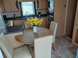 Primrose Valley Holiday Park - Holiday Accommodation 21924 - North Yorkshire (incl. Whitby) - 1188313 - thumbnail photo 9