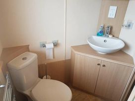 Primrose Valley Holiday Park - Holiday Accommodation 21924 - North Yorkshire (incl. Whitby) - 1188313 - thumbnail photo 11