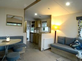 Oakdene Forest Park - Holiday Accommodation 21926 - Hampshire - 1188315 - thumbnail photo 3