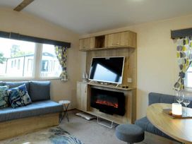 Oakdene Forest Park - Holiday Accommodation 21926 - Hampshire - 1188315 - thumbnail photo 4