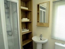 Oakdene Forest Park - Holiday Accommodation 21926 - Hampshire - 1188315 - thumbnail photo 10