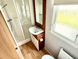 Sand Le Mere Holiday Village - Holiday Accommodation 21927 - North Yorkshire (incl. Whitby) - 1188316 - thumbnail photo 7