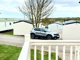 Sand Le Mere Holiday Village - Holiday Accommodation 21927 - North Yorkshire (incl. Whitby) - 1188316 - thumbnail photo 17