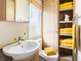 Hoburne Cotswolds - Holiday Accommodation 21940 - Somerset & Wiltshire - 1188328 - thumbnail photo 6