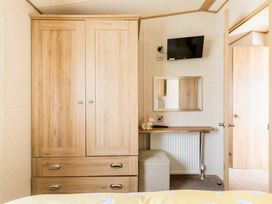 Hoburne Cotswolds - Holiday Accommodation 21940 - Somerset & Wiltshire - 1188328 - thumbnail photo 8