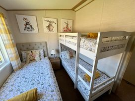 Hoburne Cotswolds - Holiday Accommodation 21940 - Somerset & Wiltshire - 1188328 - thumbnail photo 10