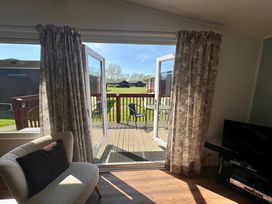 Hoburne Cotswolds - Holiday Accommodation 21949 - Somerset & Wiltshire - 1188337 - thumbnail photo 1