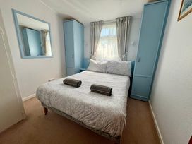 Hoburne Cotswolds - Holiday Accommodation 21949 - Somerset & Wiltshire - 1188337 - thumbnail photo 7