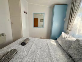 Hoburne Cotswolds - Holiday Accommodation 21949 - Somerset & Wiltshire - 1188337 - thumbnail photo 8