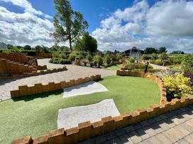 Hoburne Cotswolds - Holiday Accommodation 21949 - Somerset & Wiltshire - 1188337 - thumbnail photo 14