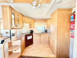 Happy Days Caravan Park - Holiday Accommodation 21986 - North Wales - 1188365 - thumbnail photo 4