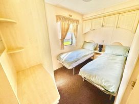 Happy Days Caravan Park - Holiday Accommodation 21986 - North Wales - 1188365 - thumbnail photo 7