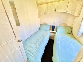 Happy Days Caravan Park - Holiday Accommodation 21986 - North Wales - 1188365 - thumbnail photo 9