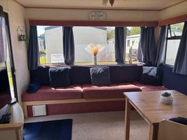 Happy Days Holiday Homes - Holiday Accommodation 21997 - Lincolnshire - 1188374 - thumbnail photo 2