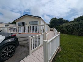 Lizard Point Holiday Park - Holiday Accommodation 21998 - Cornwall - 1188375 - thumbnail photo 14