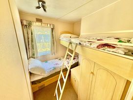 Happy Days Caravan Park - Holiday Accommodation 22004 - North Wales - 1188380 - thumbnail photo 9