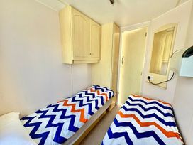 Happy Days Caravan Park - Holiday Accommodation 22004 - North Wales - 1188380 - thumbnail photo 12