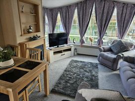 Happy Days Holiday Homes - Holiday Accommodation 22006 - Lincolnshire - 1188382 - thumbnail photo 4