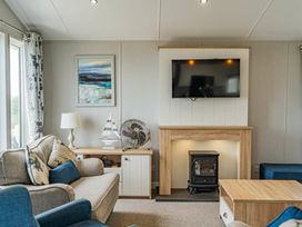 Devon Cliffs Holiday Park - Holiday Accommodation 22011 - Devon - 1188384 - thumbnail photo 8