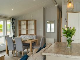 Devon Cliffs Holiday Park - Holiday Accommodation 22011 - Devon - 1188384 - thumbnail photo 11