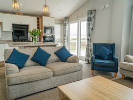 Devon Cliffs Holiday Park - Holiday Accommodation 22011 - Devon - 1188384 - thumbnail photo 13